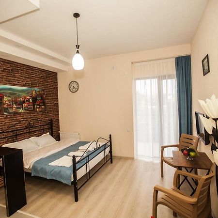 Anri'S Apartments Studio Τυφλίδα Εξωτερικό φωτογραφία